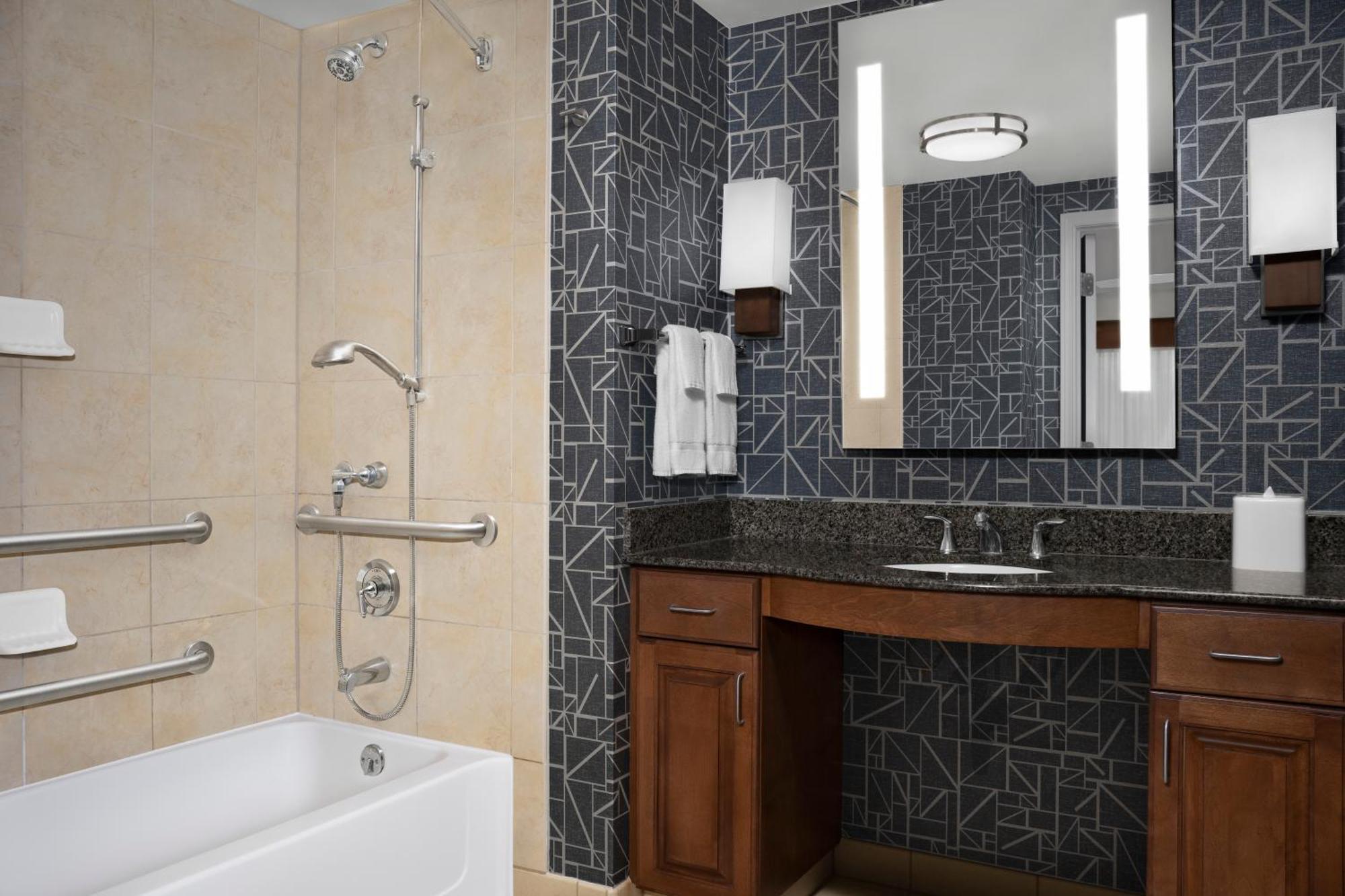 King Suite with Accessible Tub - Mobility and Hearing Access/Non-Smoking,1592880908:JPEG