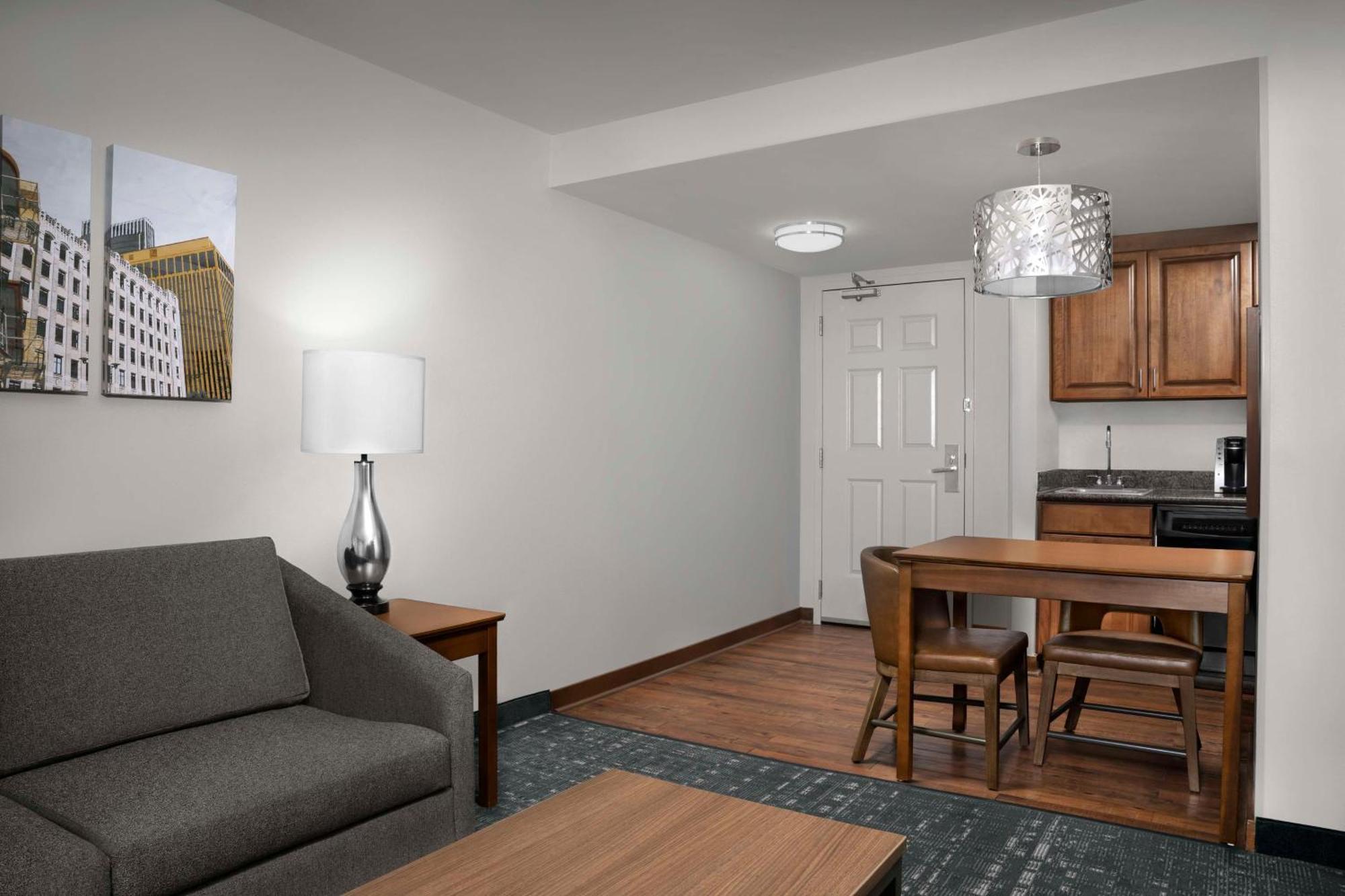 One-Bedroom King Suite - Non-Smoking,1592880937:JPEG
