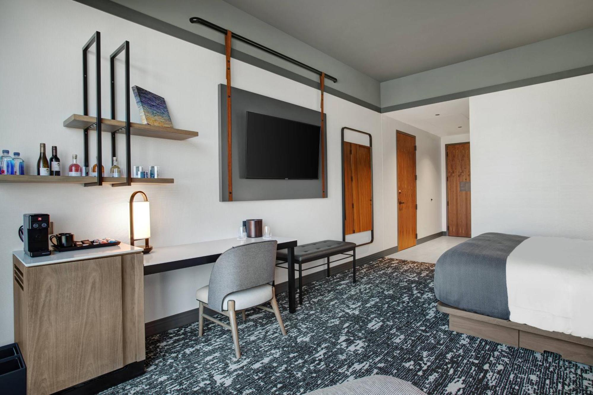 King Room with City View - Hearing Accessible