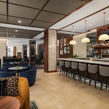 The Peregrine Omaha Downtown Curio Collection By Hilton-3